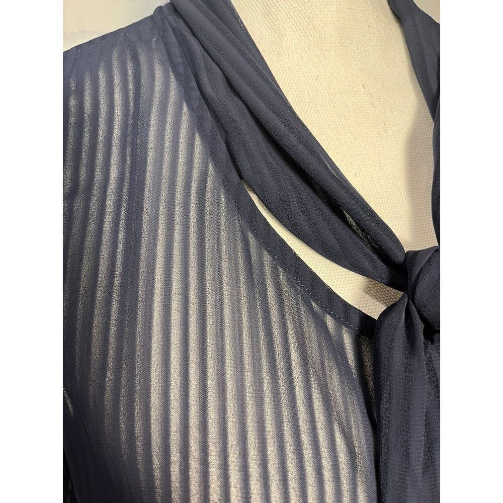 blue blouse - Picture 6 of 6